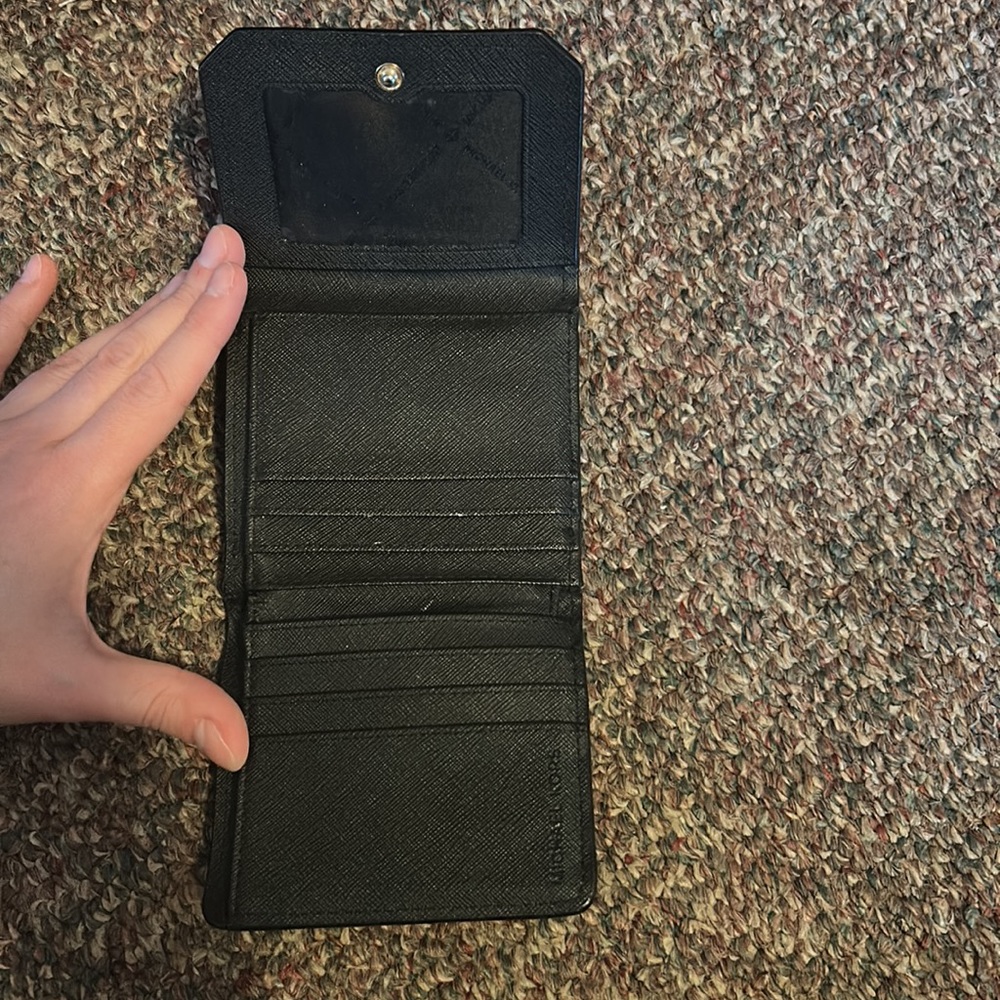 Michael Kors Wallet - Picture 3 of 4